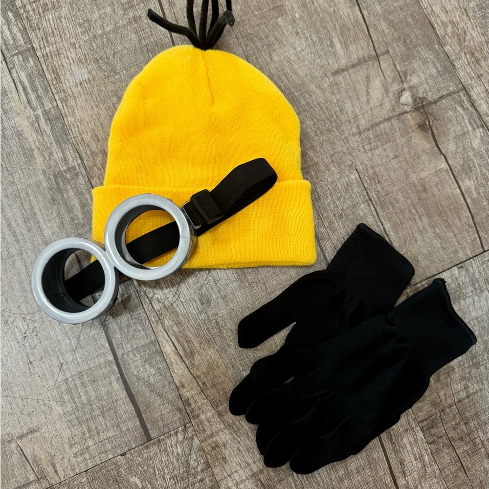 NIB 3-Piece Adult Minion Halloween Costume Accessories | Hat, Goggles & Gloves